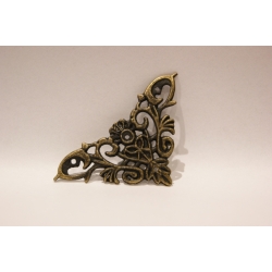 Narożnik 4,5x4,5cm metalowy , bok  4,5x4,5 cm  C411/CM  , CENA  dotyczy 1szt  / okucia metalowe  do pudełek